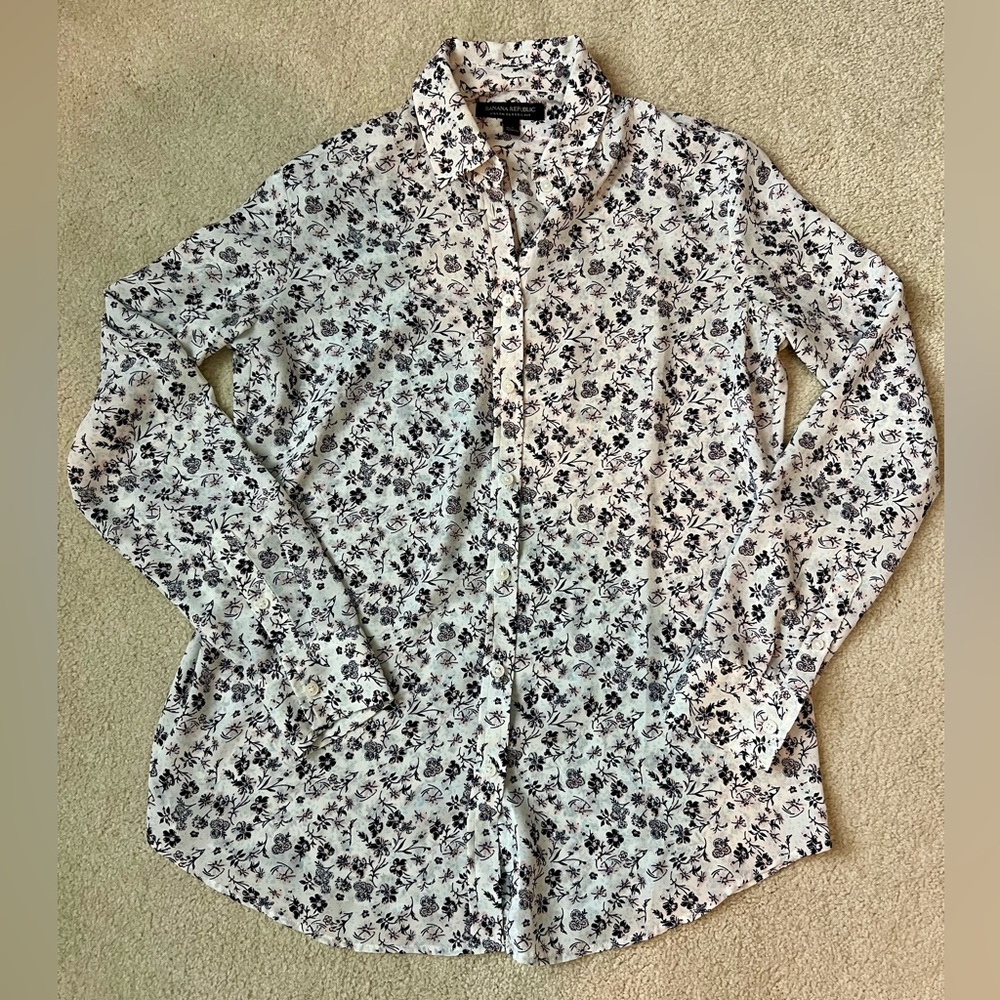Banana Republic Dillon Classic Fit Shirt white blue floral extra small